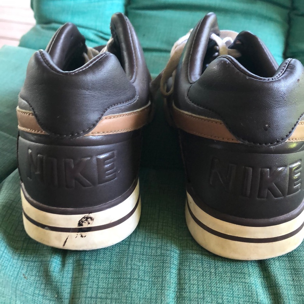 Nike - Picture 2 of 5